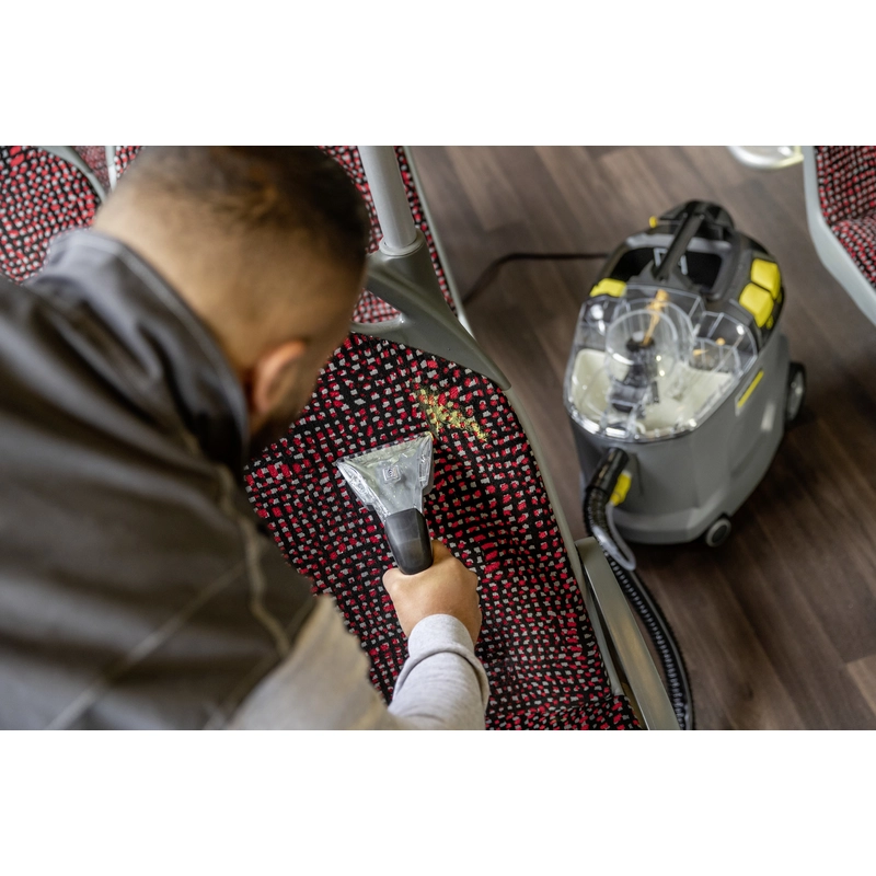 Моющий пылесос Karcher Puzzi 8/1 Adv