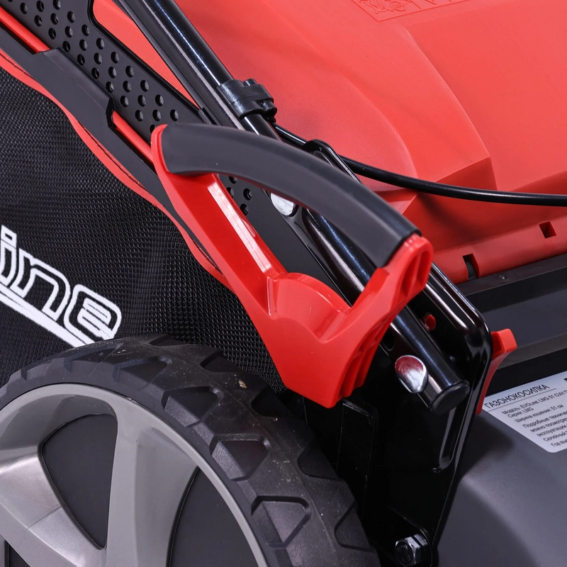 Газонокосилка бензиновая EVOline LMG 51 CVH TURN с двигателем Honda