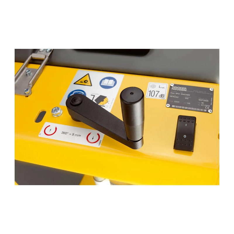 Нарезчик швов бензиновый Wacker Neuson BFS 735 A